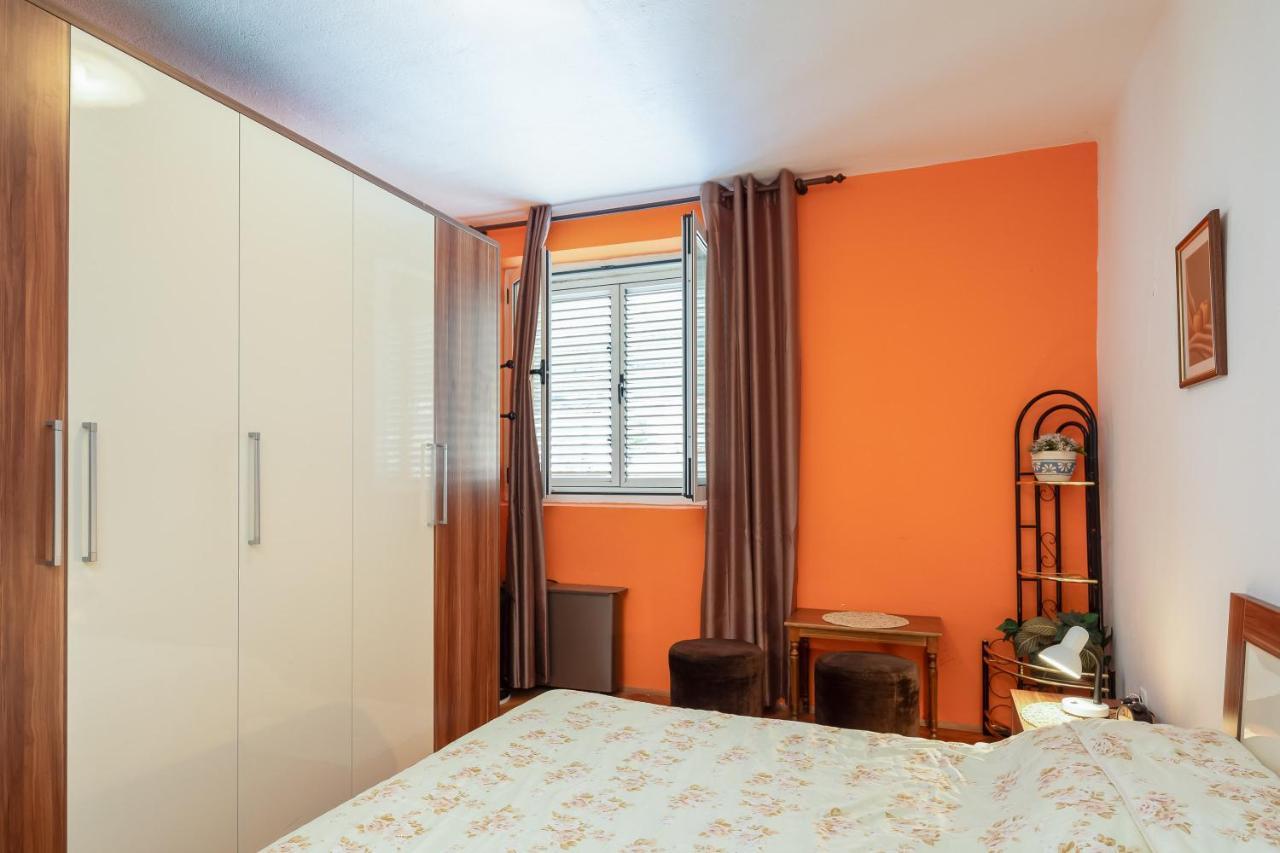 Edita - Apartment In Town Centre Makarska Exterior foto